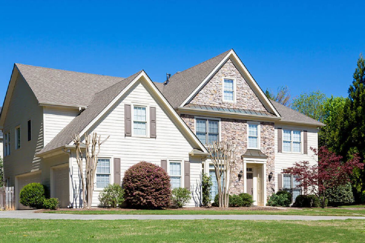 The Beauty and Efficiency of Stone Siding in Lee’s Summit