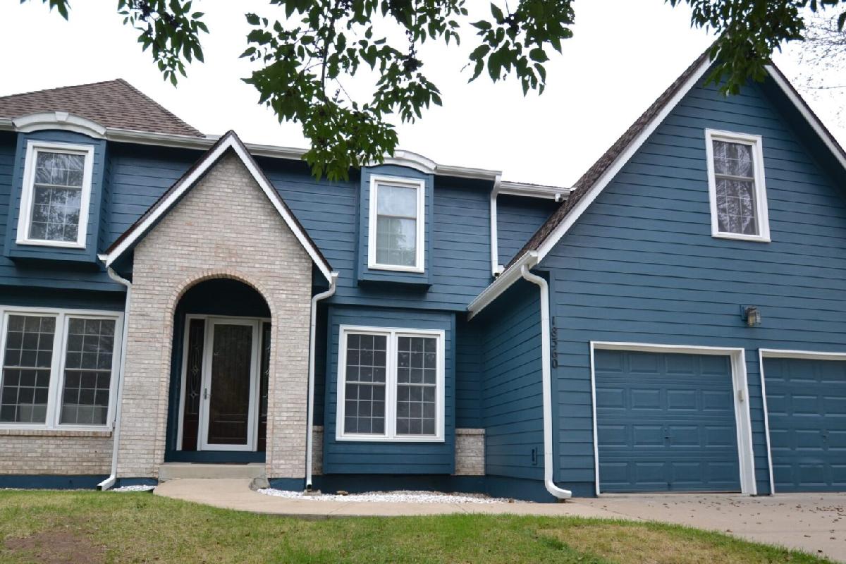 5 Popular House Siding Colors—Which Would You Pick?