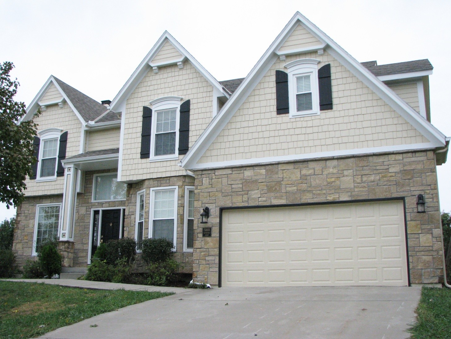 COMPREHENSIVE SIDING OPTIONS Siding Installation in Blue Spring, MO